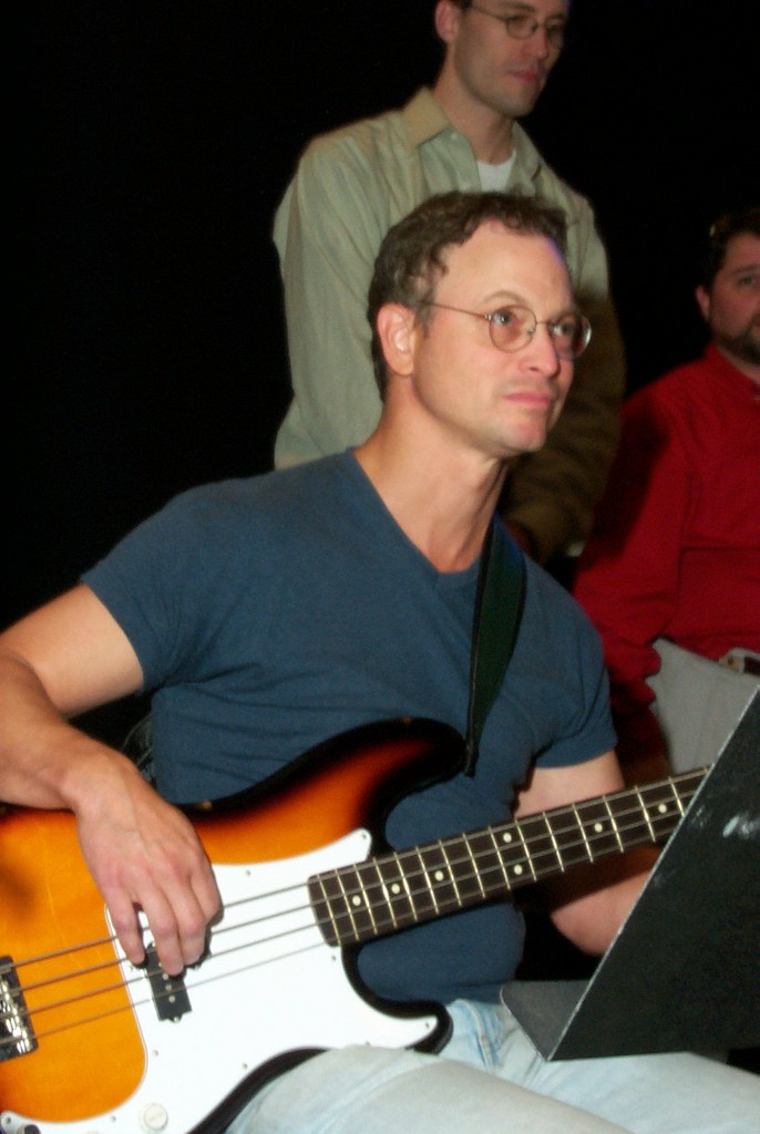Gary Sinise - Page 2 40525310