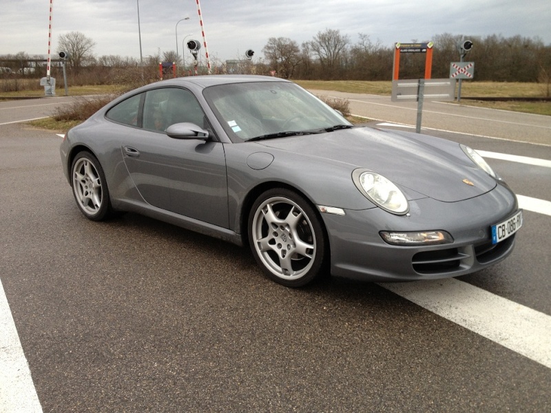 Porsche 997 carrera 325 cv du 21 06 2005, 63500kms gris kerguelen Img_1112