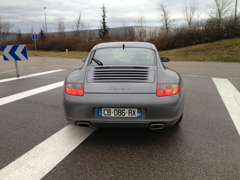 Porsche 997 carrera 325 cv du 21 06 2005, 63500kms gris kerguelen Img_1114
