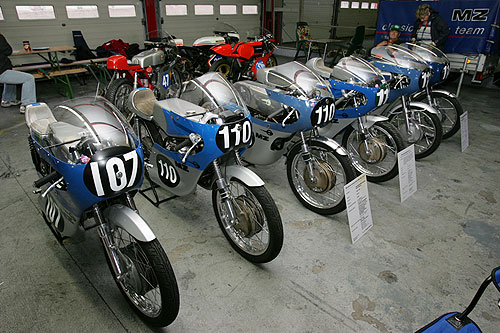 Les 125 cc de courses - Page 3 Mz_710