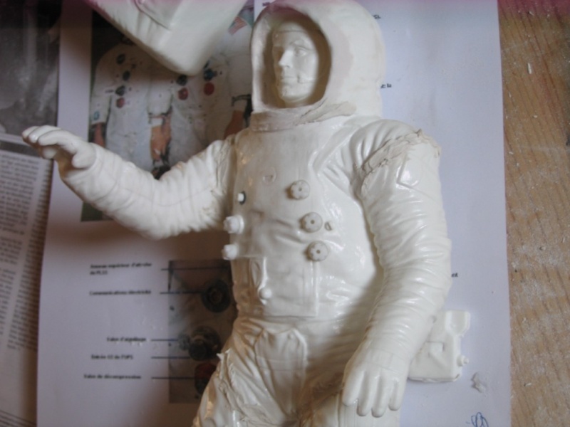 Astronaut on the moon [Revell 1/8] Montage de Phyl d'Ariane - Page 3 Armstr47