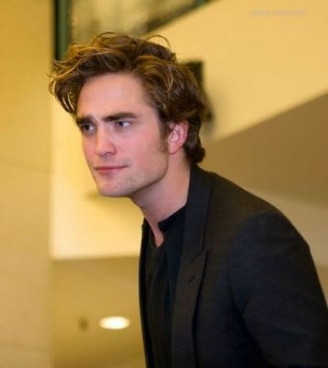 Memoirs, le prochain film de Robert Pattinson? Media-11
