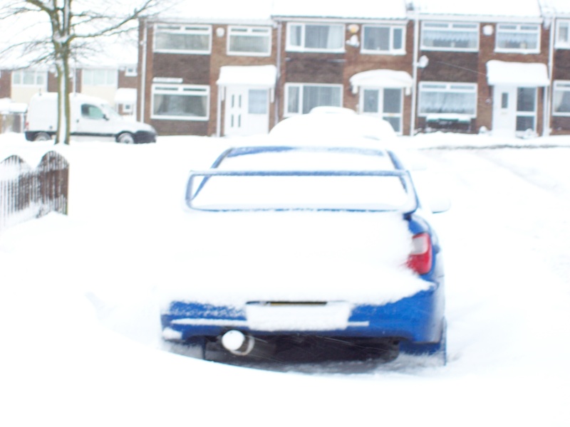 Snow !! ... lost the car lol 2013-015