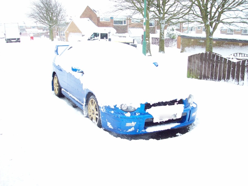 Snow !! ... lost the car lol 2013-016