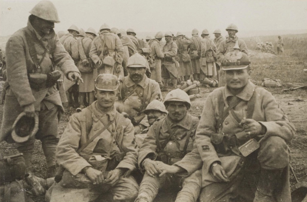 Quelques photos de soldats français avec des casques à pointe de prise - Page 3 Img_5147