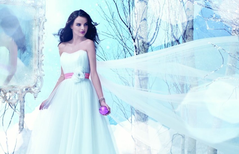 Disney se lance dans la robe de mariée - Page 6 Weddin10