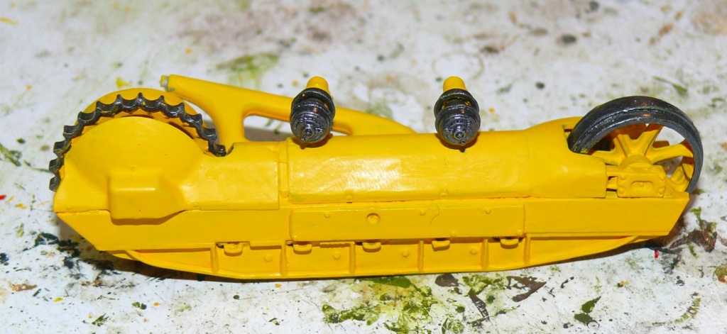 US Bulldozer Caterpillar D7 (en version civile)au 1/35 de MiniArt Bulld109