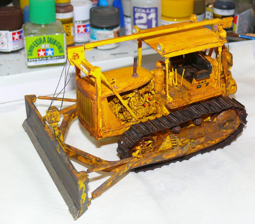 Caterpillar - US Bulldozer Caterpillar D7 (en version civile)au 1/35 de MiniArt - Page 3 Bulld234