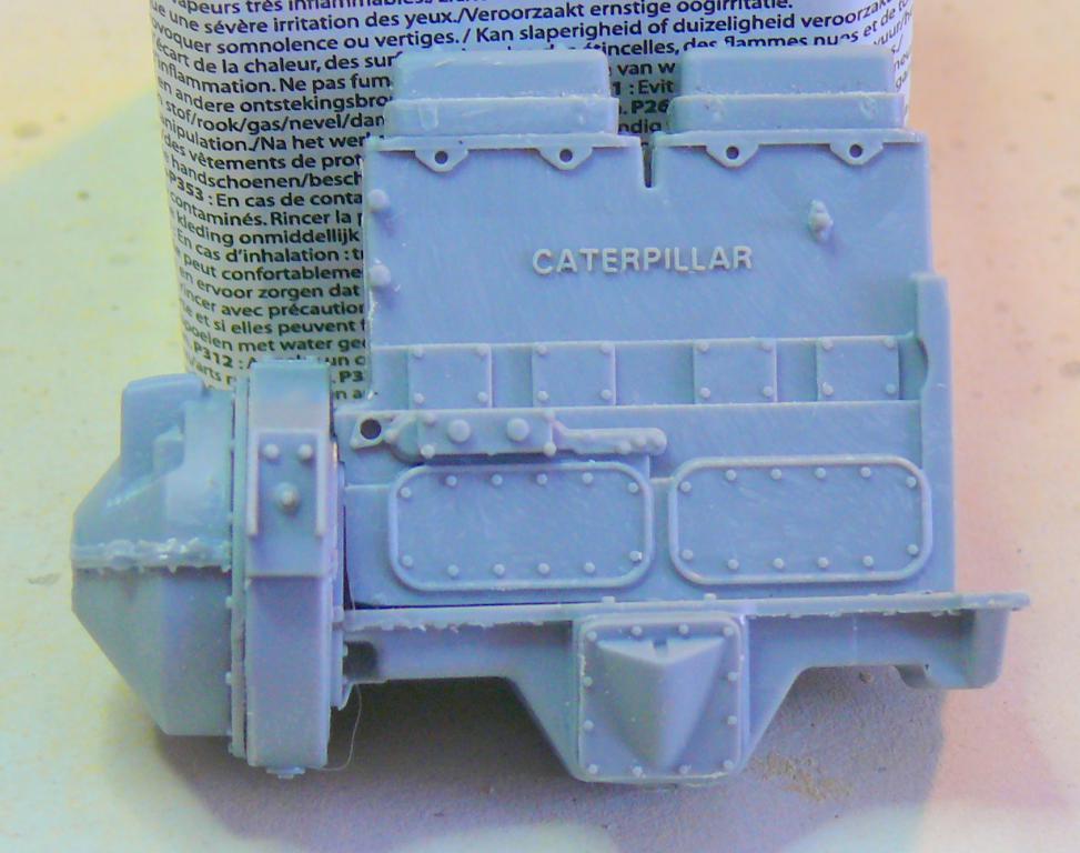 US Bulldozer Caterpillar D7 (en version civile)au 1/35 de MiniArt Bulldo22