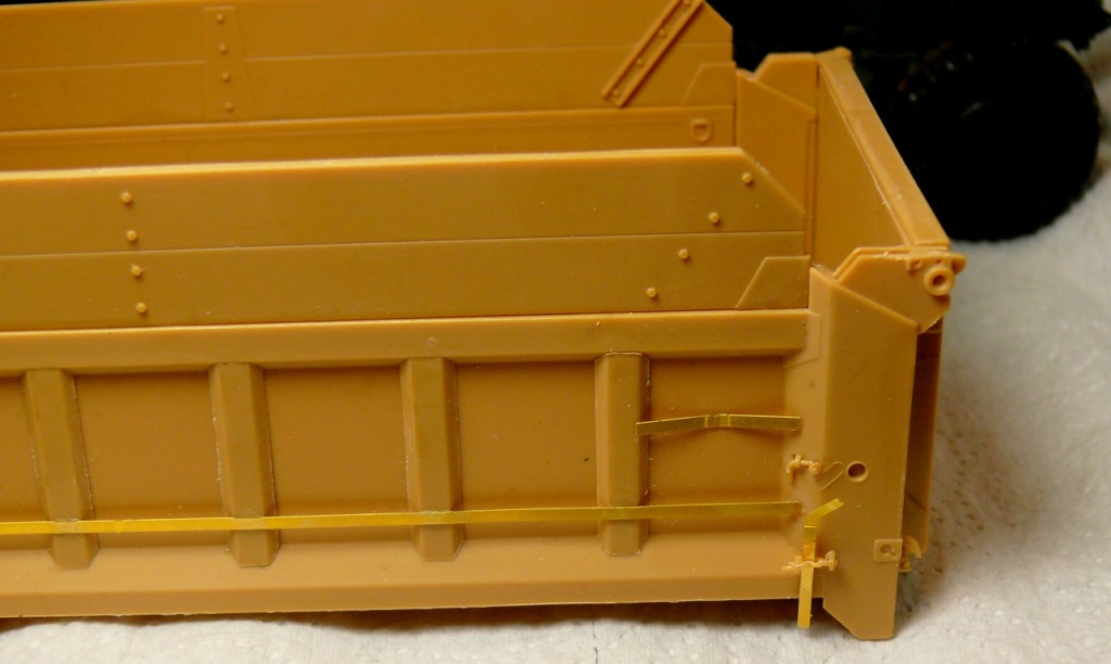 M1070 Dump Truck [Hobby Boss 1/35°] de ZEBULON29200 - Page 2 M1070701