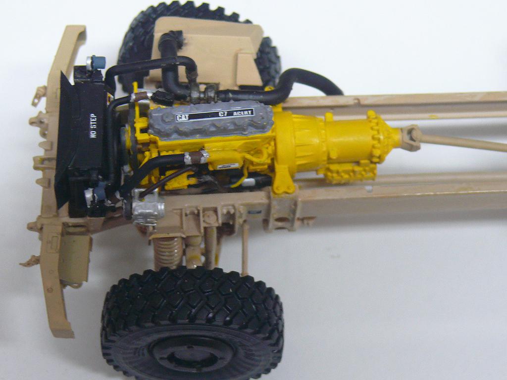 M1240A1 M-ATV de RFM avec intérieur et moteurs complets détaillés  M1240107