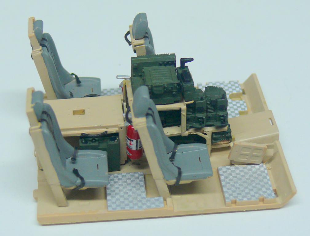 M1240A1 M-ATV de RFM avec intérieur et moteurs complets détaillés  M1240124