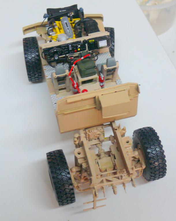 M1240A1 M-ATV de RFM avec intérieur et moteurs complets détaillés  M1240157