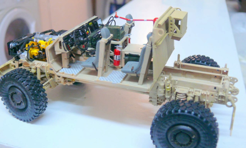 M1240A1 M-ATV de RFM avec intérieur et moteurs complets détaillés  M1240159