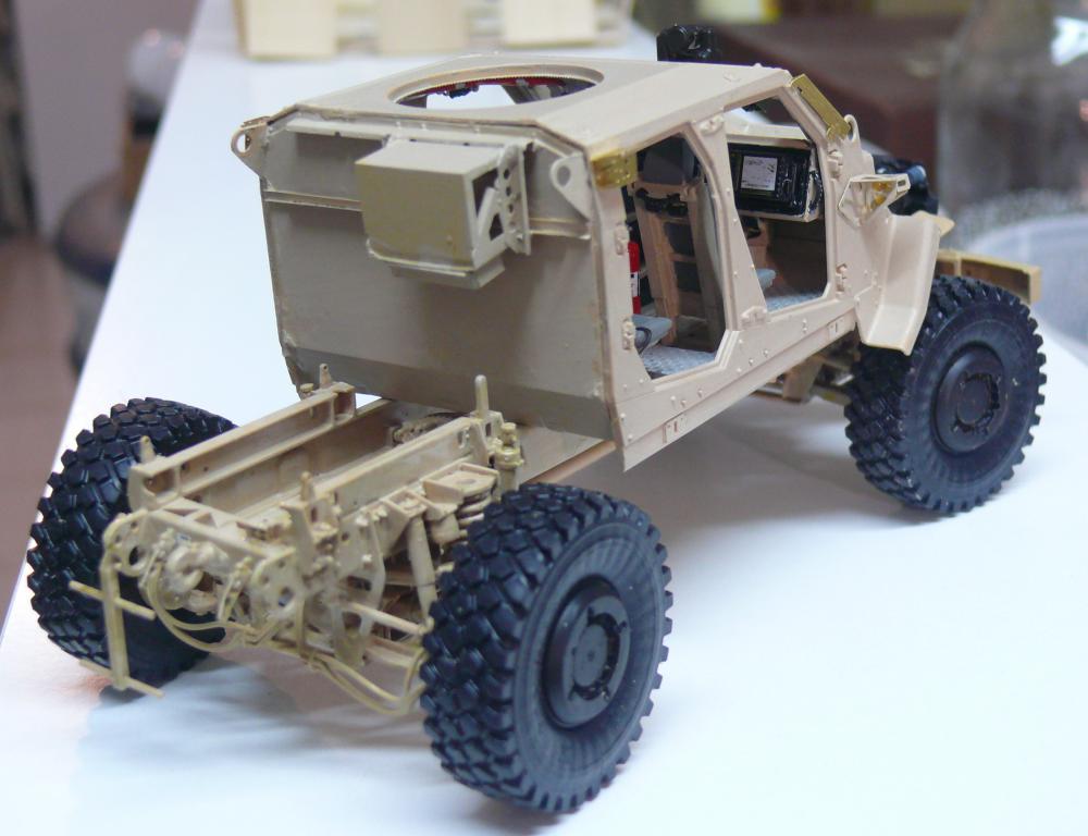M1240A1 M-ATV de RFM avec intérieur et moteurs complets détaillés  M1240186