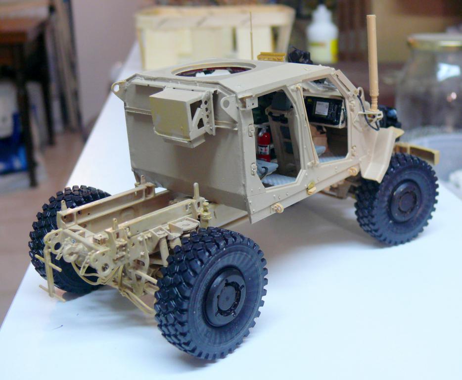 M1240A1 M-ATV de RFM avec intérieur et moteurs complets détaillés  M1240195