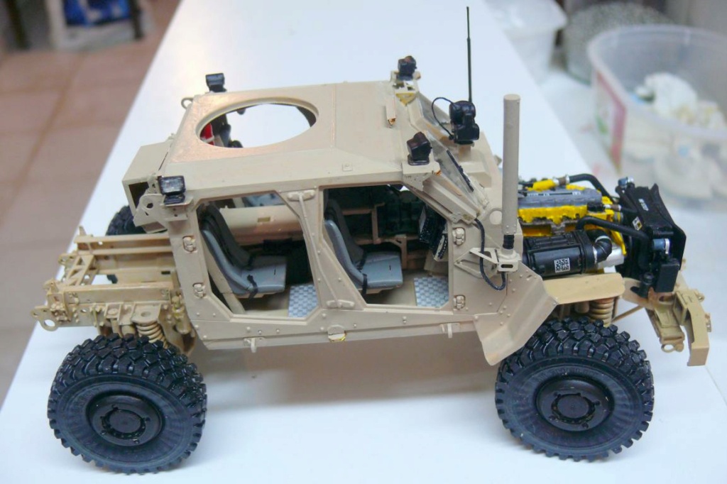 M1240A1 M-ATV de RFM avec intérieur et moteurs complets détaillés  M1240203
