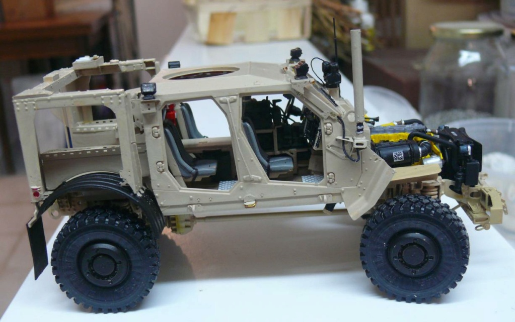 M1240A1 M-ATV de RFM avec intérieur et moteurs complets détaillés - RFM - 1/35 - Page 4 M1240240