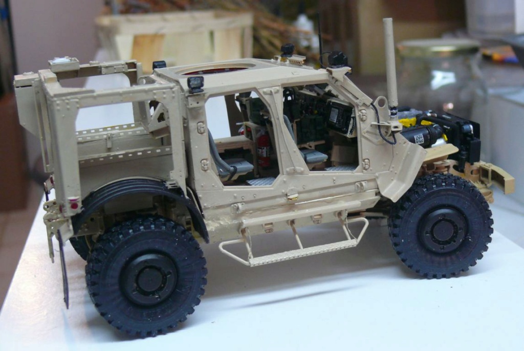 M1240A1 M-ATV de RFM avec intérieur et moteurs complets détaillés - RFM - 1/35 - Page 4 M1240254