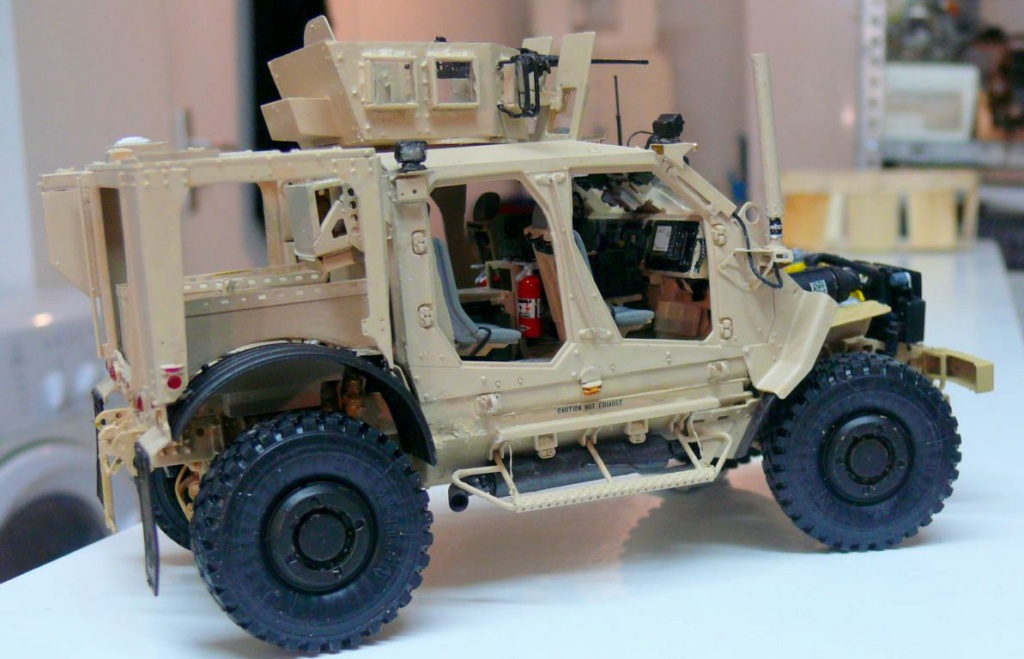 M1240A1 M-ATV de RFM avec intérieur et moteurs complets détaillés - RFM - 1/35 - Page 5 M1240325