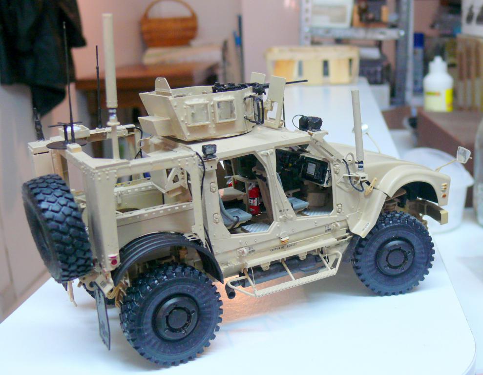 M1240A1 M-ATV de RFM avec intérieur et moteurs complets détaillés - RFM - 1/35 - Page 5 M1240347