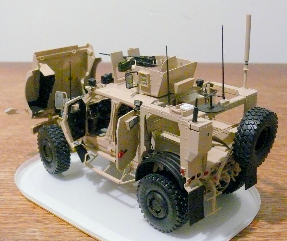 M1240A1 M-ATV de RFM avec intérieur et moteurs complets détaillés - RFM - 1/35 - Page 6 M1240369