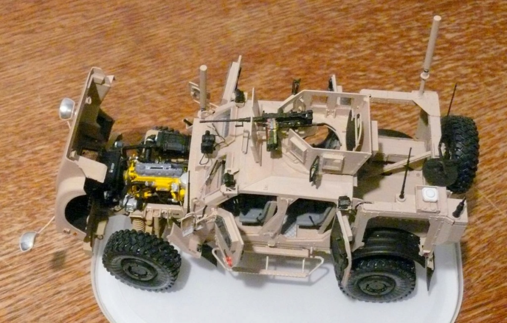 M1240A1 M-ATV de RFM avec intérieur et moteurs complets détaillés - RFM - 1/35 - Page 6 M1240375