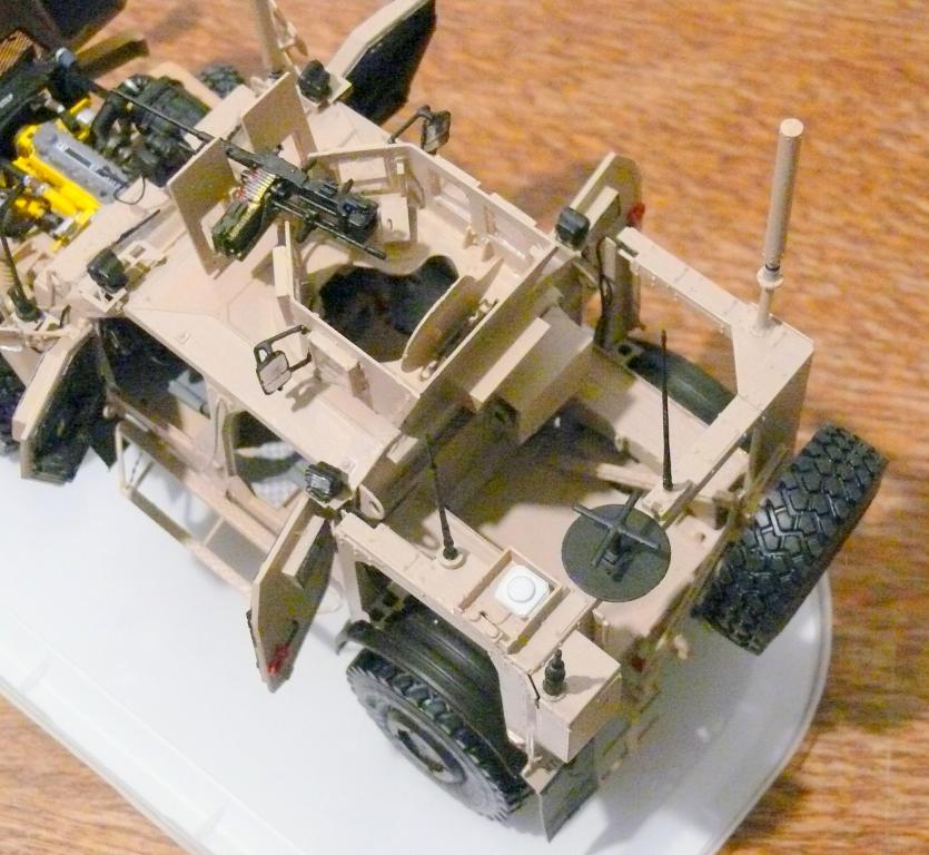 M1240A1 M-ATV de RFM avec intérieur et moteurs complets détaillés - RFM - 1/35 - Page 6 M1240377