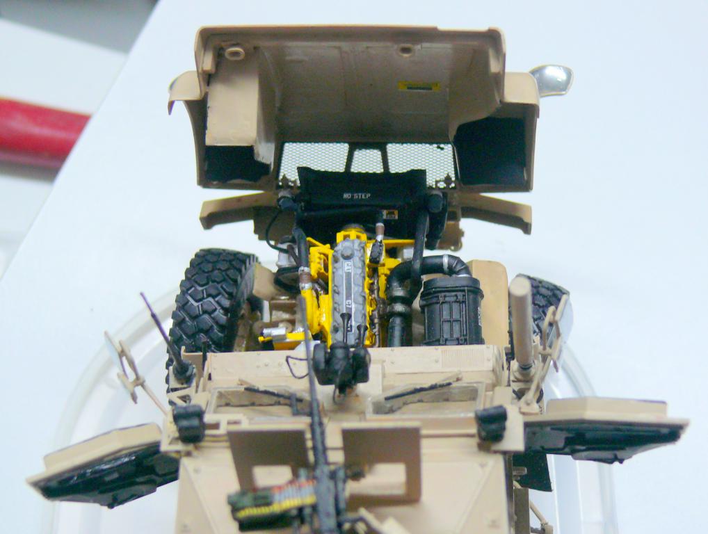 M1240A1 M-ATV de RFM avec intérieur et moteurs complets détaillés - RFM - 1/35 - Page 6 M1240383