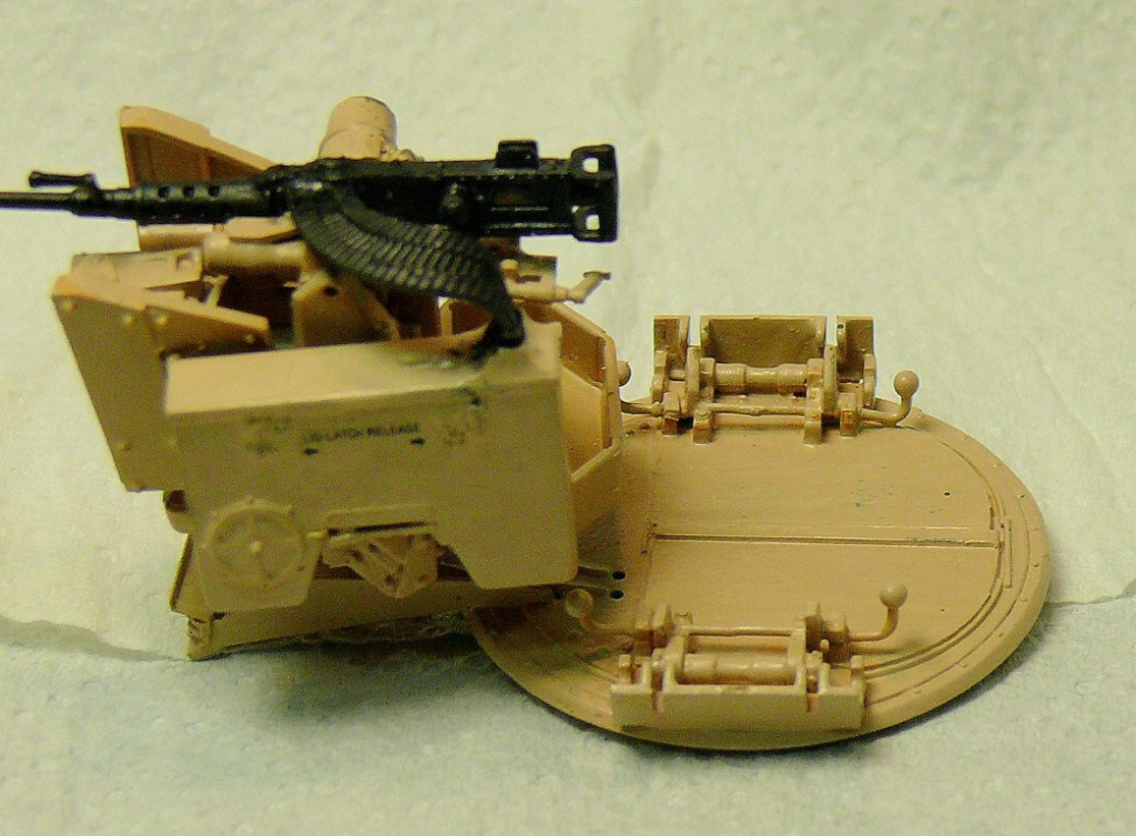 M1240A1 M153 CROWS II de RFM au 1/35 avec intérieur détaillé M1240744