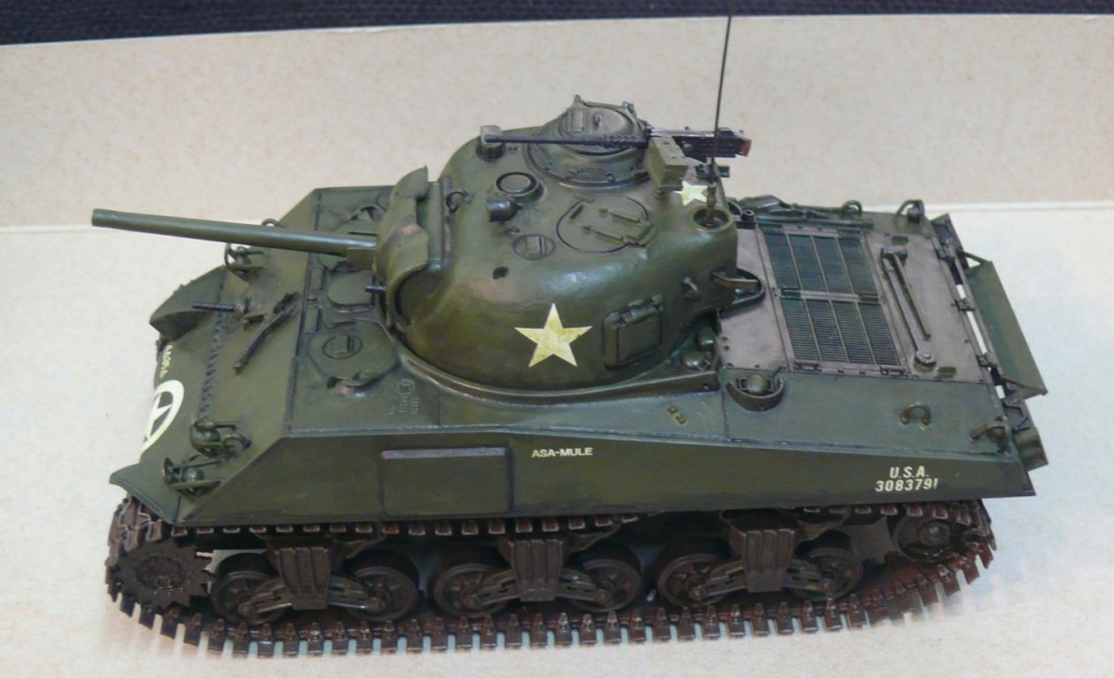 Sherman M4A3 de Tamiya 1/35 + adaptation de Solution Box MIG Sherm112