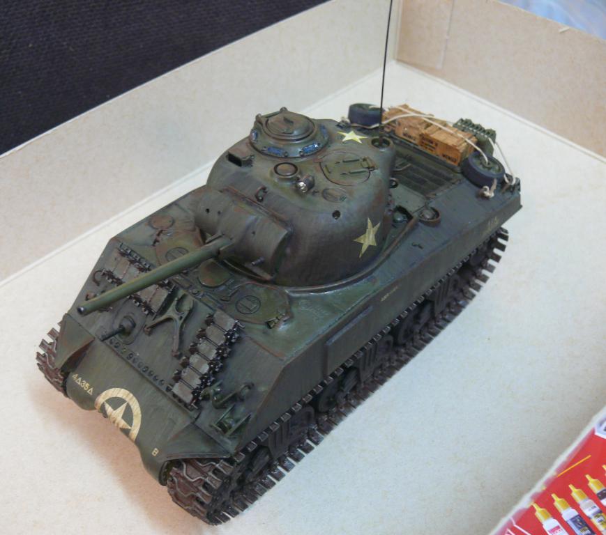 Sherman M4A3 de Tamiya au 1/35 + adaptation de Solution Box MIG Sherm127