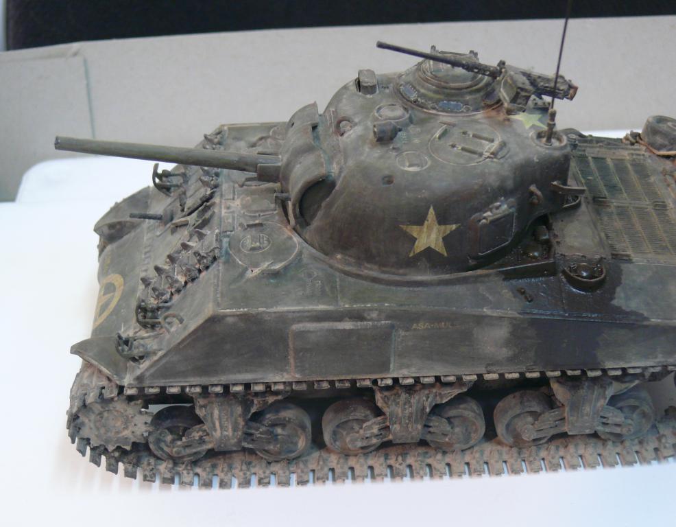 Sherman M4A3 de Tamiya au 1/35 + adaptation de Solution Box MIG Sherm145