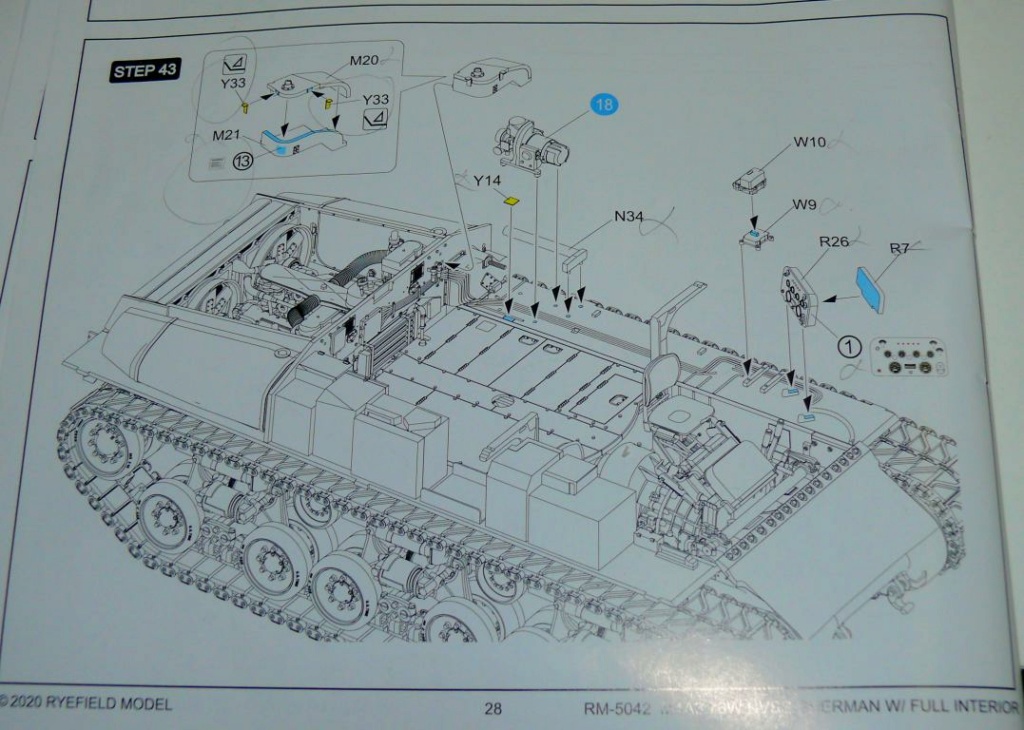 Sherman M4A3 (E8) HVSS de Rye Fields Model au 1/35 avec intérieur complet détaillé - Page 2 Sherm445