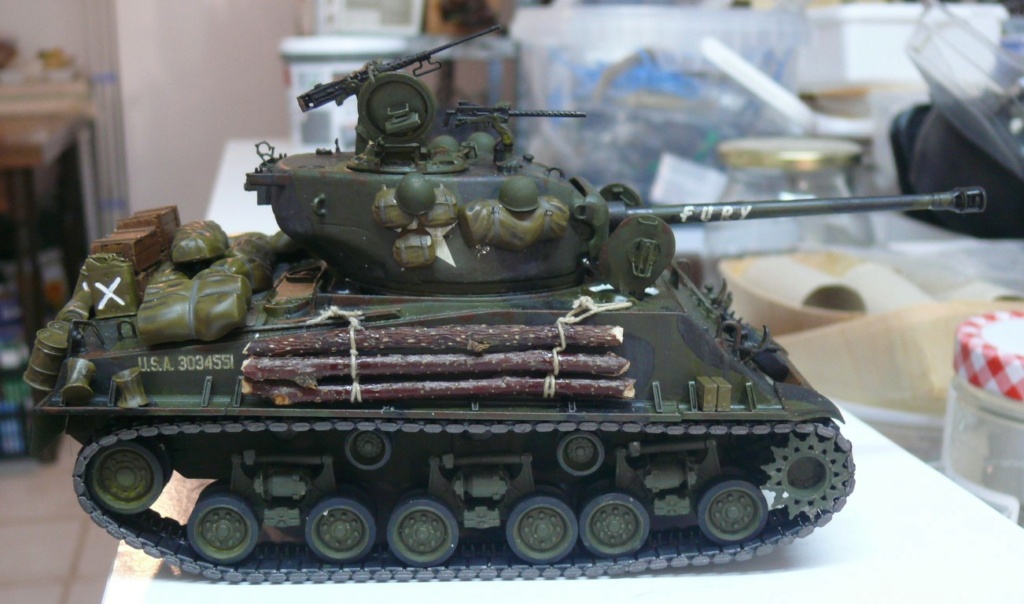 Sherman M4A3E8 "FURY" de Italeri au 1/35 (modifié et amélioré) Sherm689