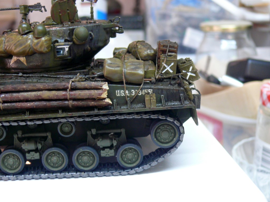 Sherman M4A3E8 "FURY" de Italeri au 1/35 (modifié et amélioré) Sherm713