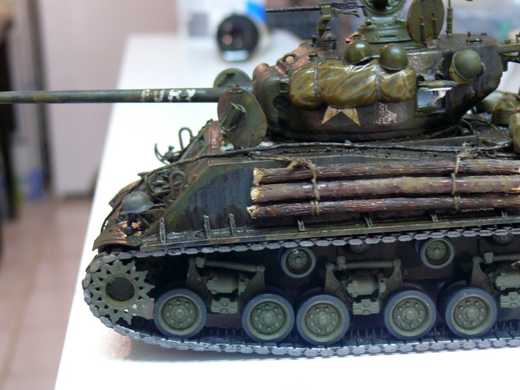 Sherman M4A3E8 "FURY" de Italeri au 1/35 (modifié et amélioré) Sherm714