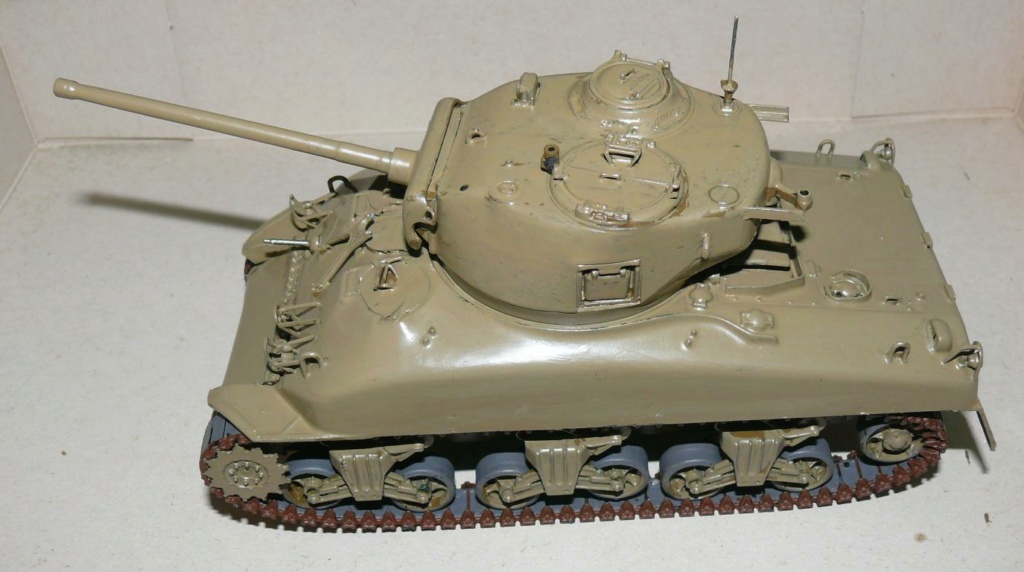 Sherman M4A1 d'Italeri au 1/35 + Solution Box MIG Sherma41