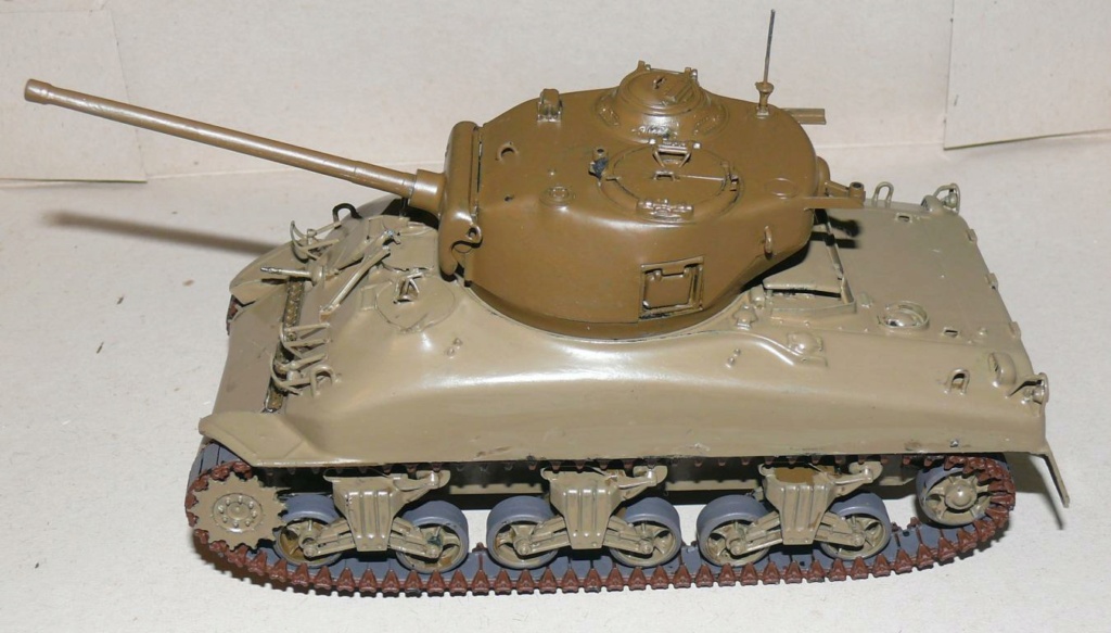Sherman M4A1 d'Italeri au 1/35 + Solution Box MIG Sherma42