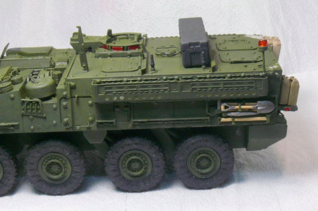 stryker - M1132 Stryker ESV avec Mine Roller de Trumpeter au 1/35ème - Page 2 Sytry164