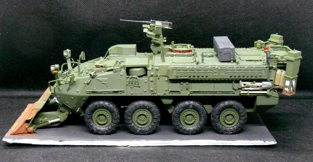 M1132 Stryker ESV avec Mine Roller de Trumpeter au 1/35ème - Page 2 Sytry315