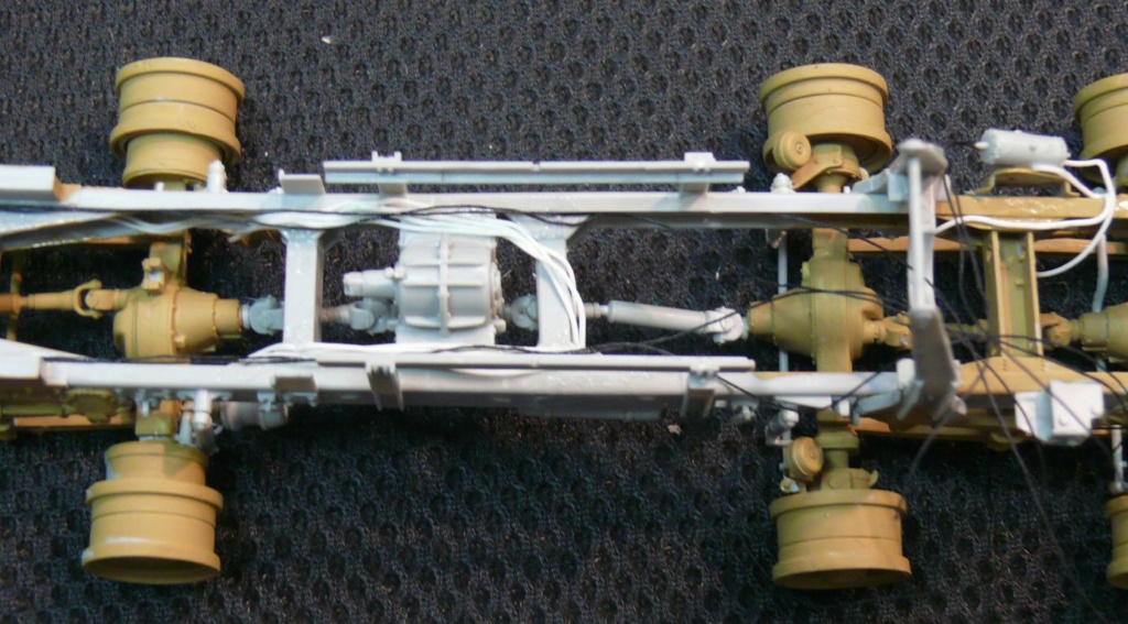 M983 et AN/TPY-2X Band Radar de Trumpeter au 1/35 Tracte22