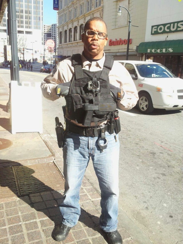 Darren Long: the security guard the black community needs  13597610