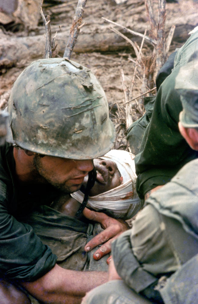Chiến tranh Việt Nam qua ảnh của phóng viên chiến trường Larry Burrows 09_00510