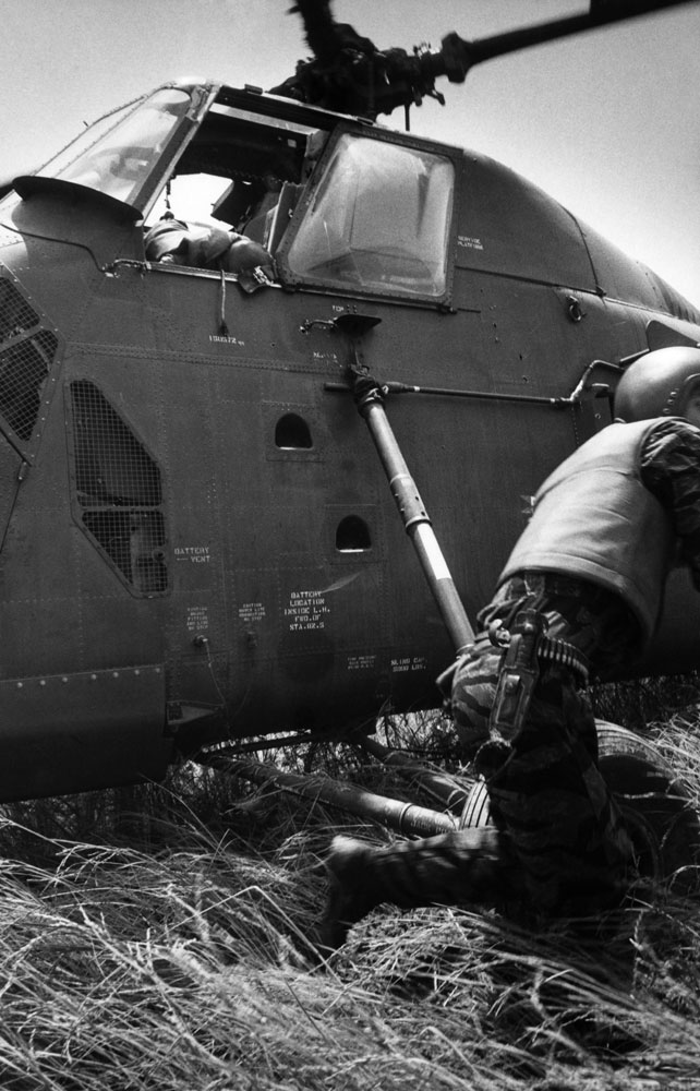 Chiến tranh Việt Nam qua ảnh của phóng viên chiến trường Larry Burrows 15_55310