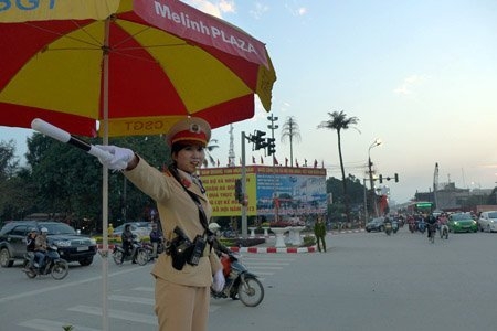 Nữ cảnh sát Việt Nam xinh đẹp 20130211