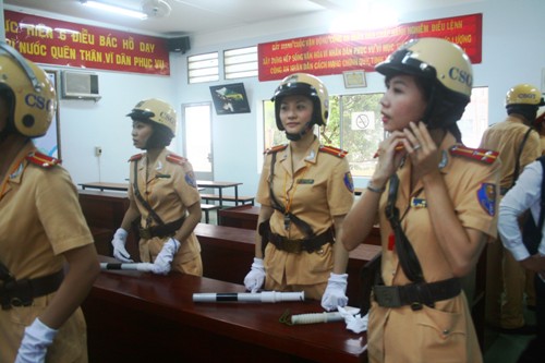 Nữ cảnh sát Việt Nam xinh đẹp Img04411