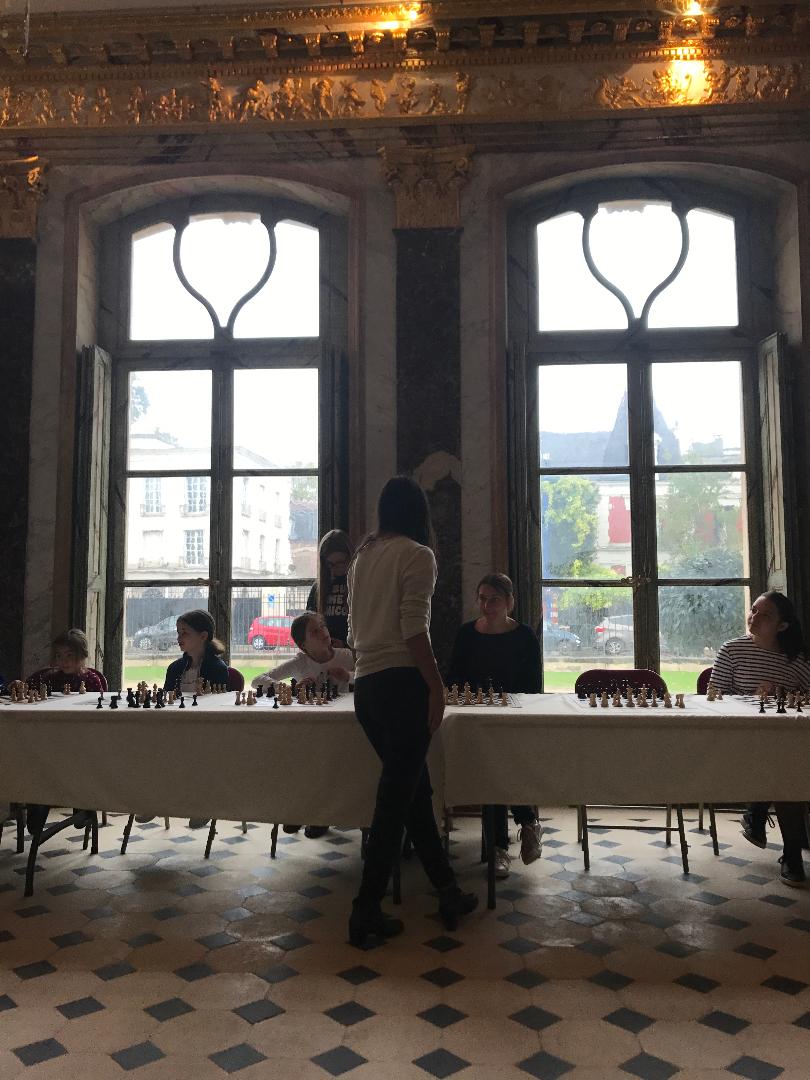 smart girls à Asniéres au chateau de la FFE 711