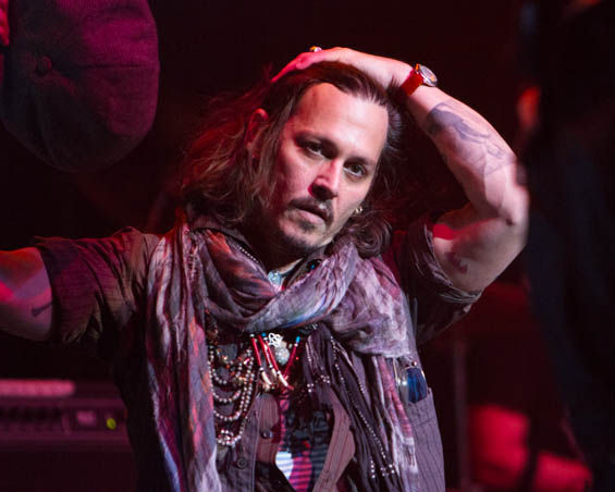 Johnny à l'Alice Cooper's Christmas Pudding - Page 2 Depp_a12