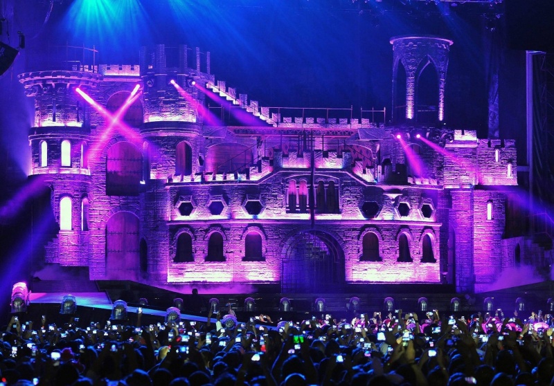 The Born This Way Ball - Page 2 Oulju10